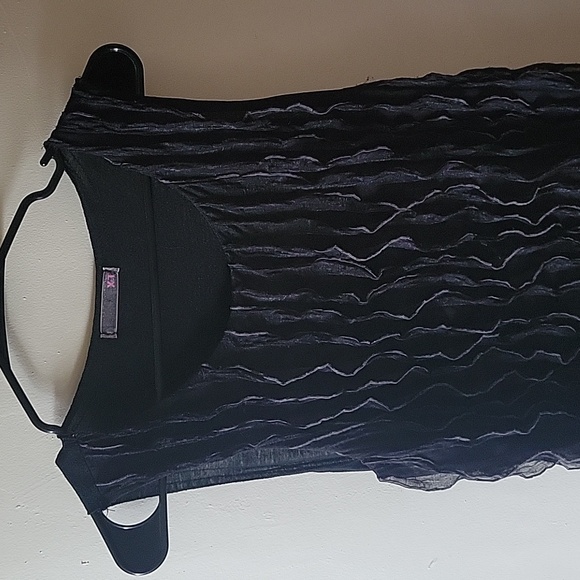 XT Ruffle Top - Picture 2 of 3